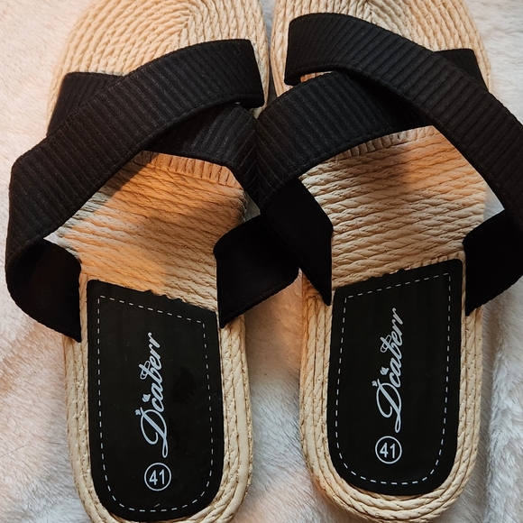 Sandals - Picture 2 of 3